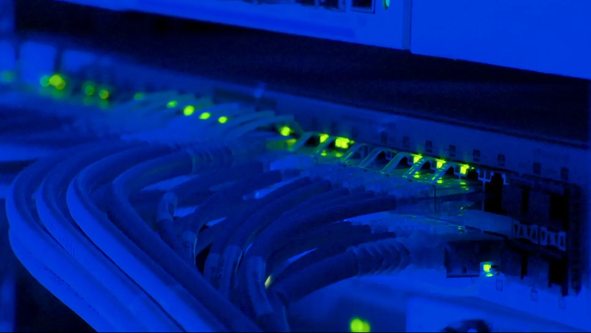 IMPLEMENTACIÓN DE FIBRA ÓPTICA